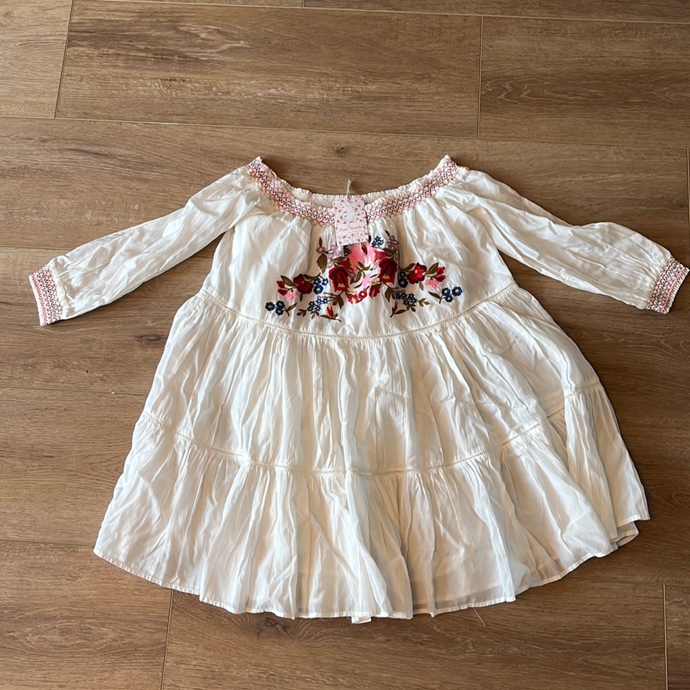 Free people white shirt with beautiful flowers